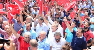 İSTOÇ’ TA DARBEYE KARŞI DEMOKRASİ YÜRÜYÜŞÜ YAPILDI.